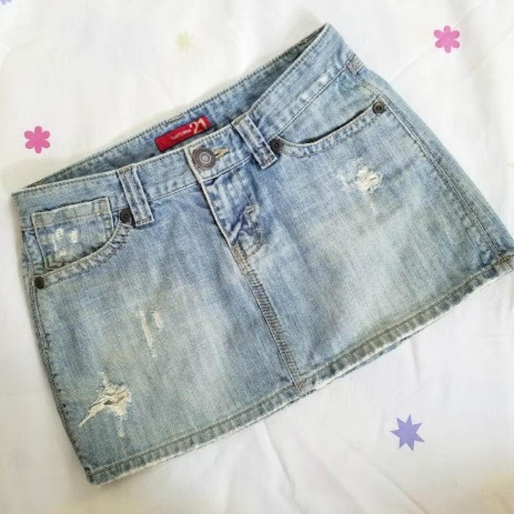 Forever 21 Distressed denim mini skirt (S)